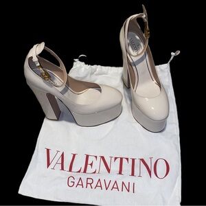 Size 36, rarely used in good condition